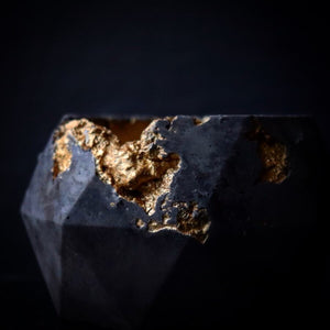 Obsidian Goldstruck | Poly Candle